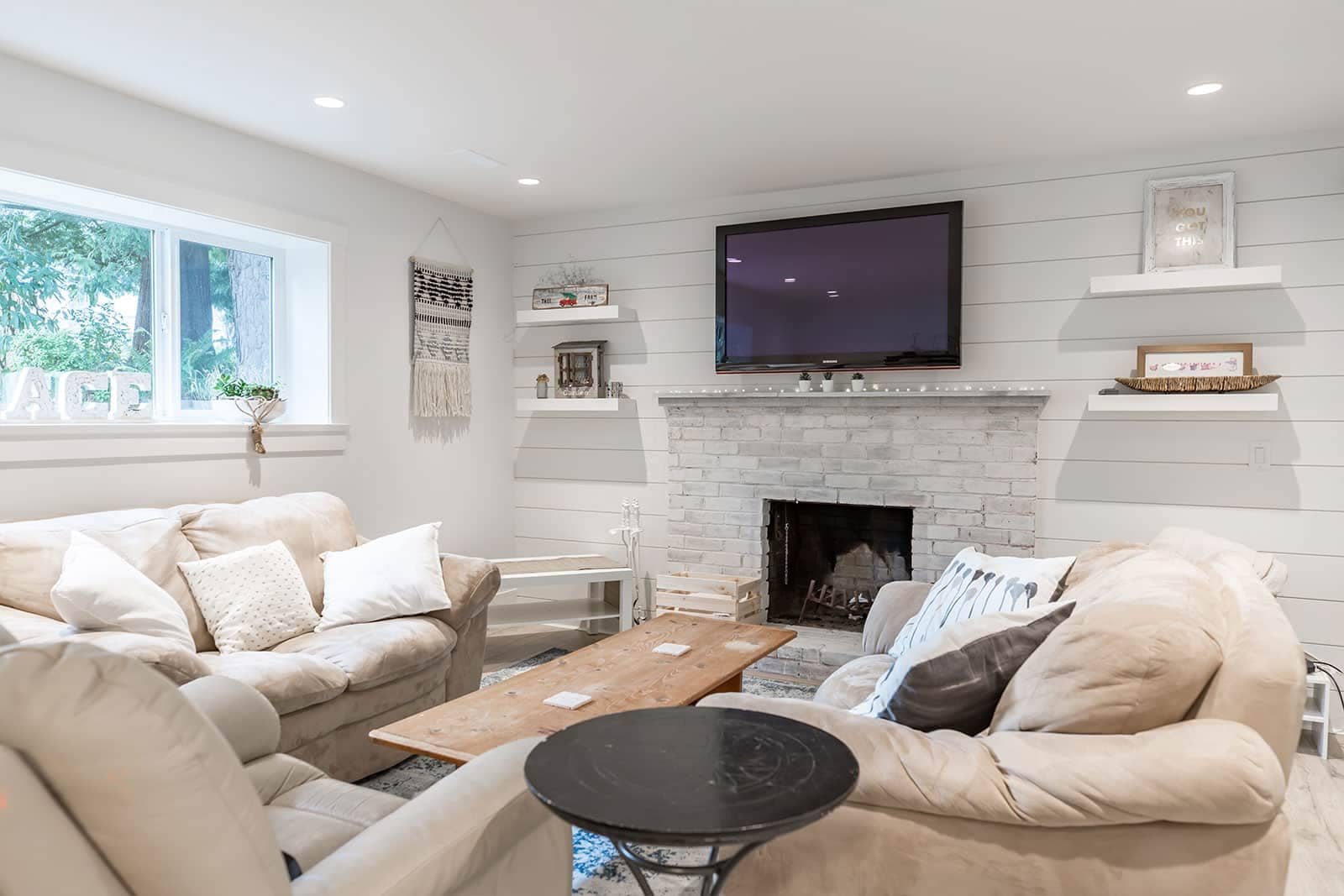 Custom Living room renovation contractors in Langley, BC